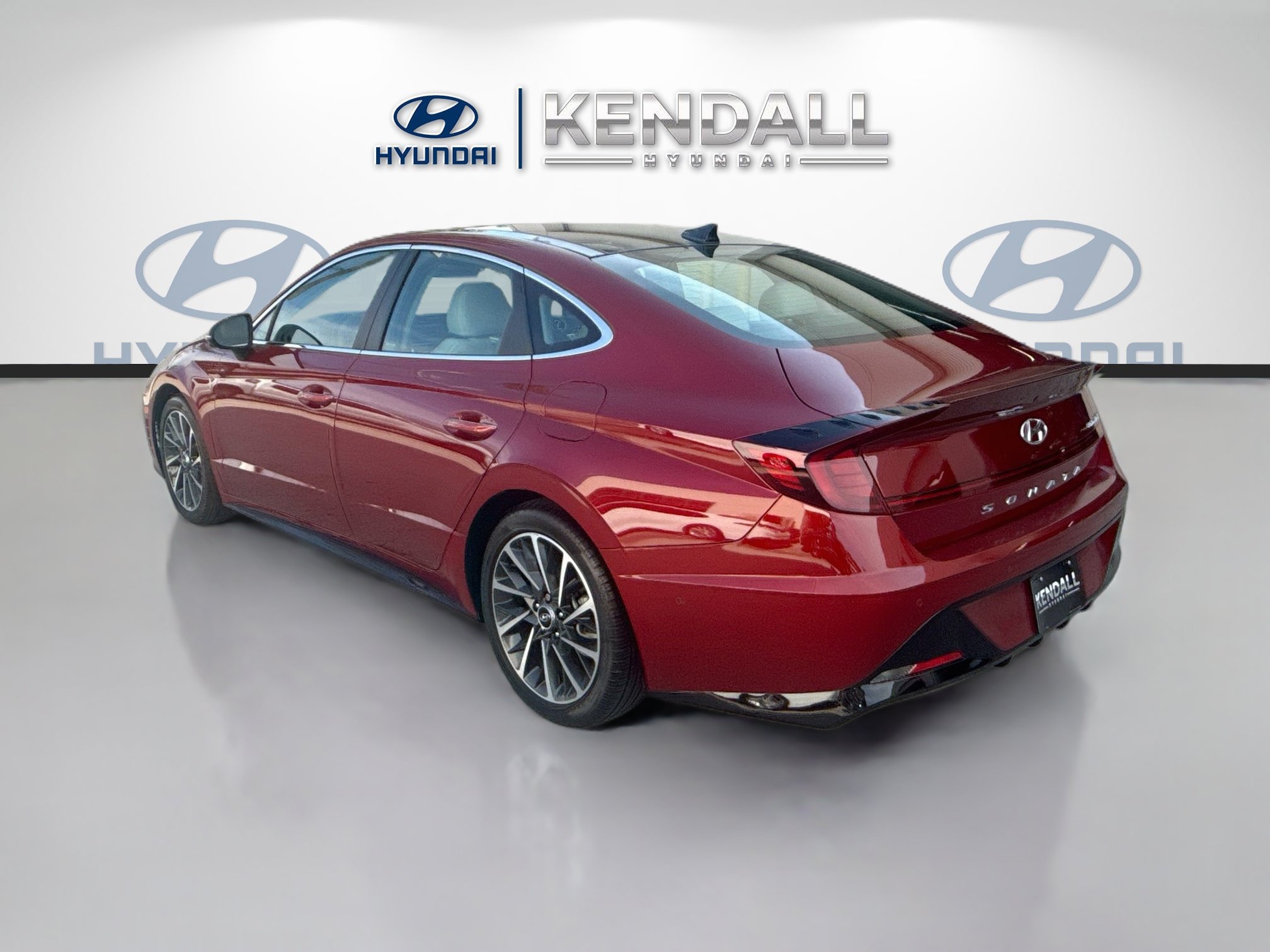 Used 2023 Hyundai Sonata Limited w/ Cargo Package FWD image 4