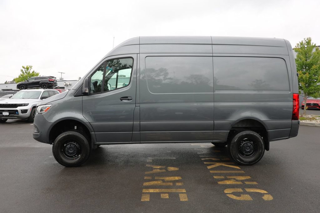 Used 2023 Mercedes-Benz Sprinter 2500 image 2