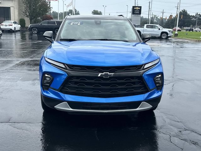 Certified 2024 Chevrolet Blazer LT w/ Midnight/Sport Edition FWD image 3