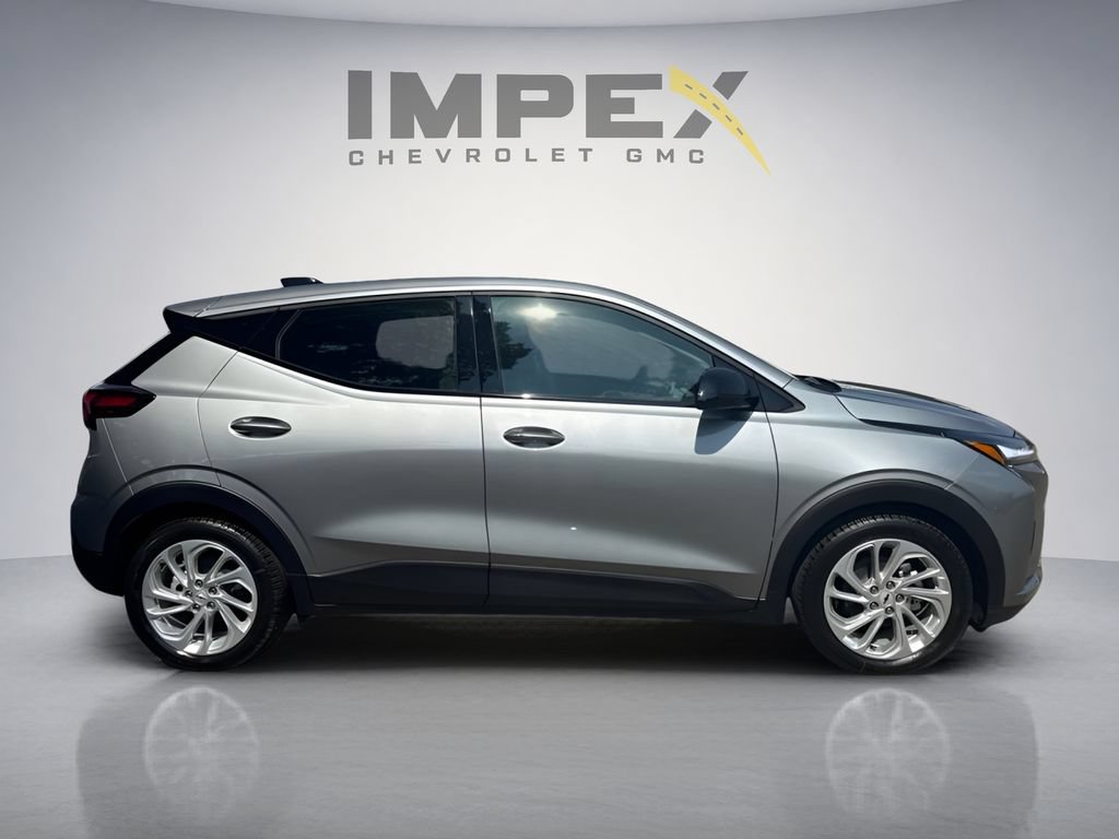 Used 2027 Chevrolet Bolt LT w/ Comfort Package FWD image 6