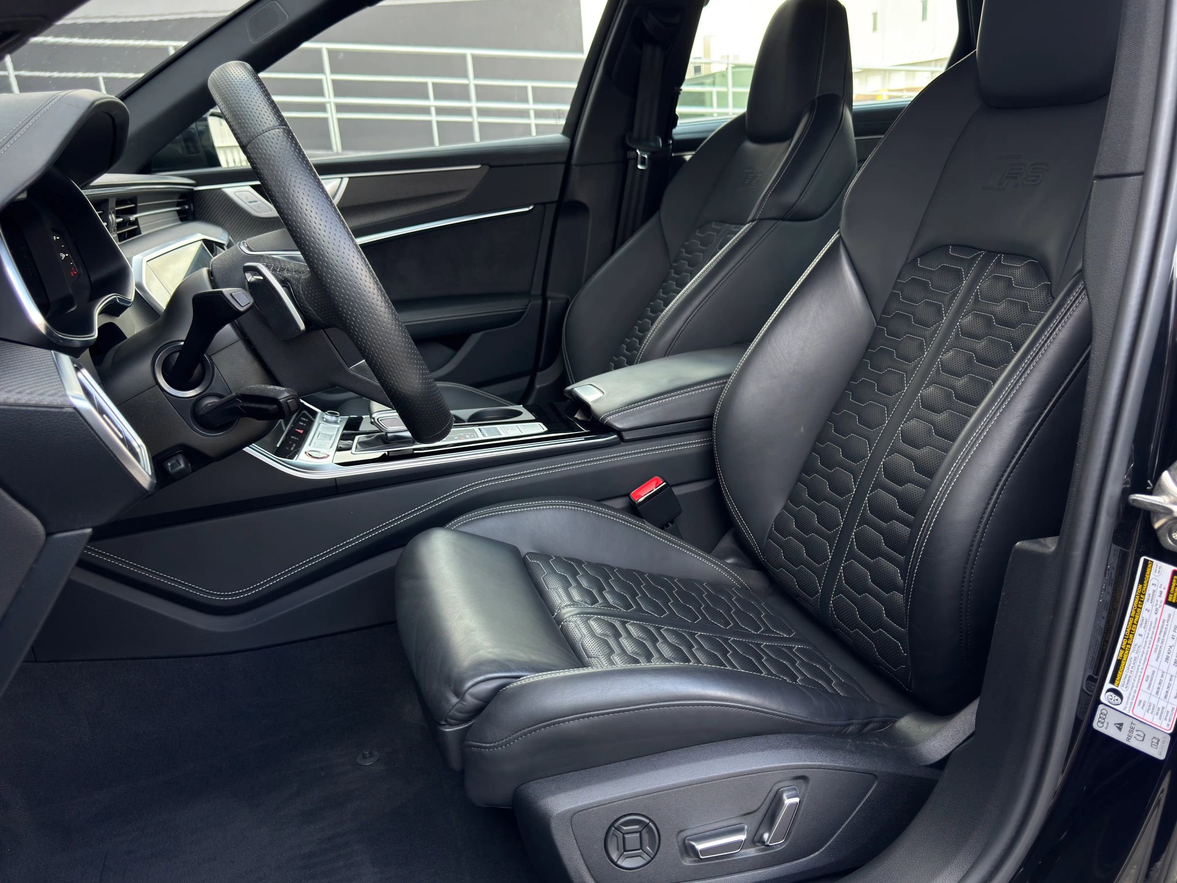 Used 2023 Audi RS 6 w/ Carbon Optic Package image 11