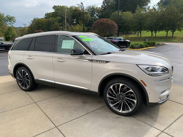 Certified 2024 Lincoln Aviator Reserve w/ Equipment Group 201A AWD/4WD image 8