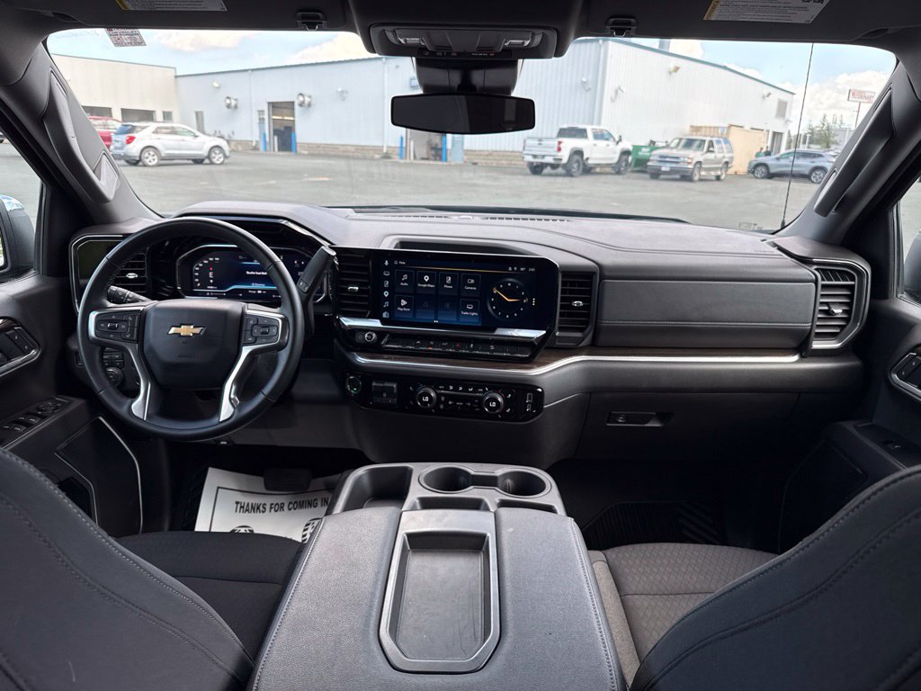 Used 2025 Chevrolet Silverado 1500 LT AWD/4WD image 13