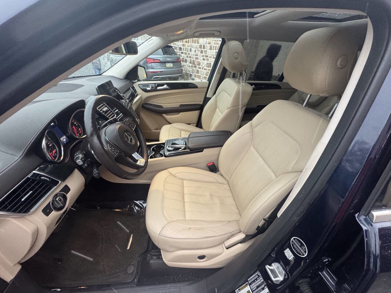 Used 2017 Mercedes-Benz GLS 450 4MATIC image 33