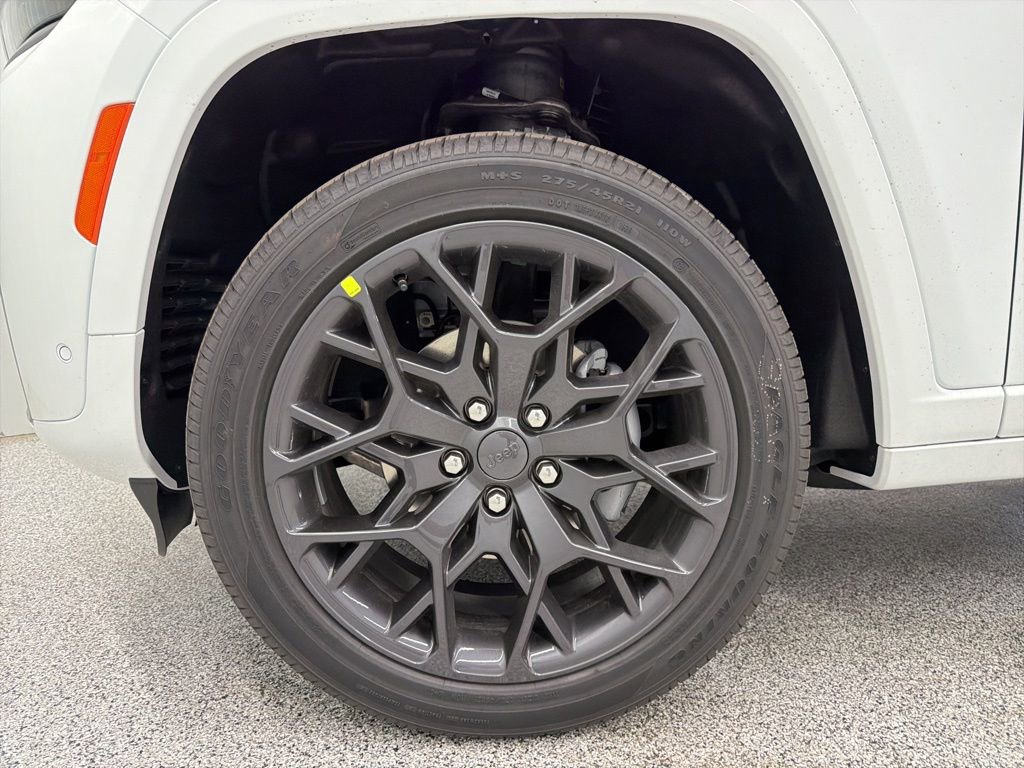 New 2026 Jeep Grand Cherokee Summit AWD/4WD image 10