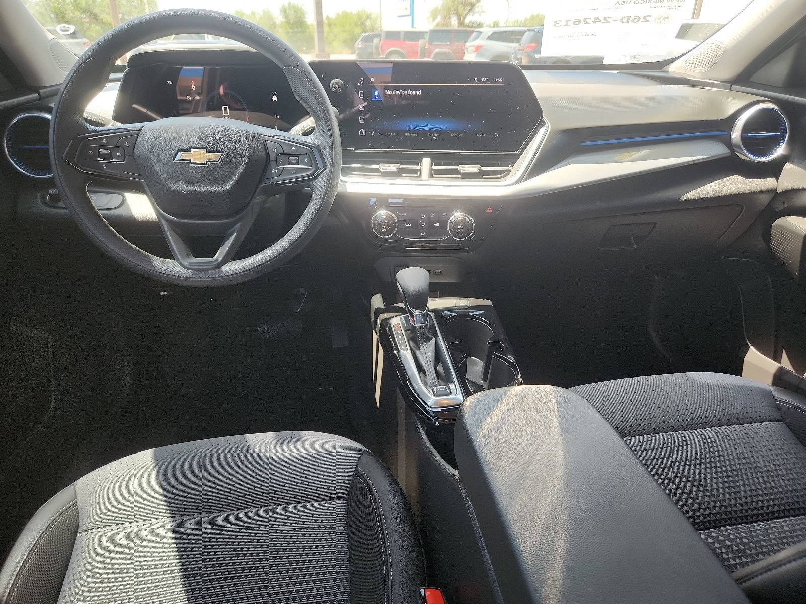Used 2025 Chevrolet Trax LT FWD image 9