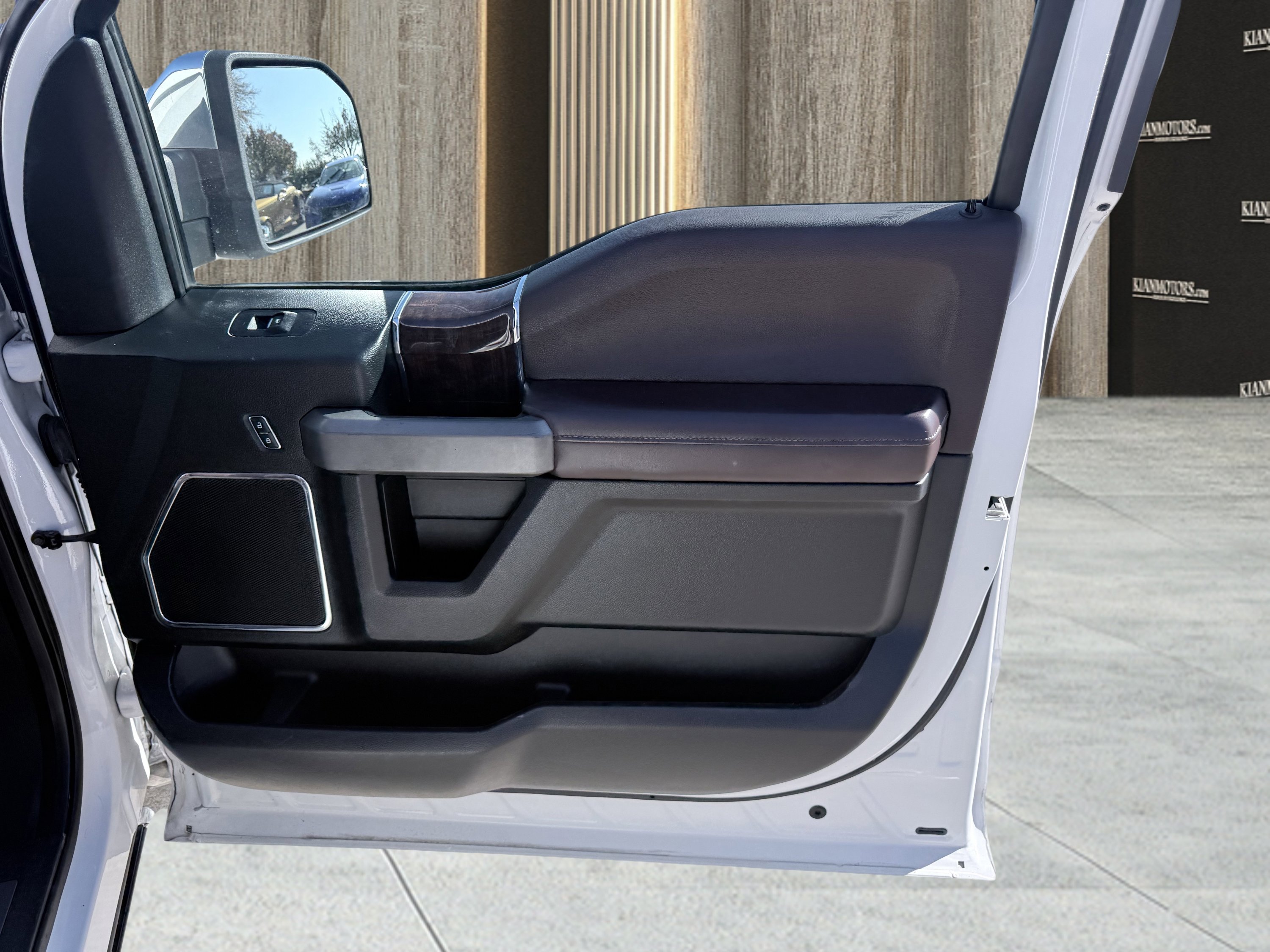 Used 2016 Ford F150 Platinum w/ Equipment Group 701A Luxury image 60