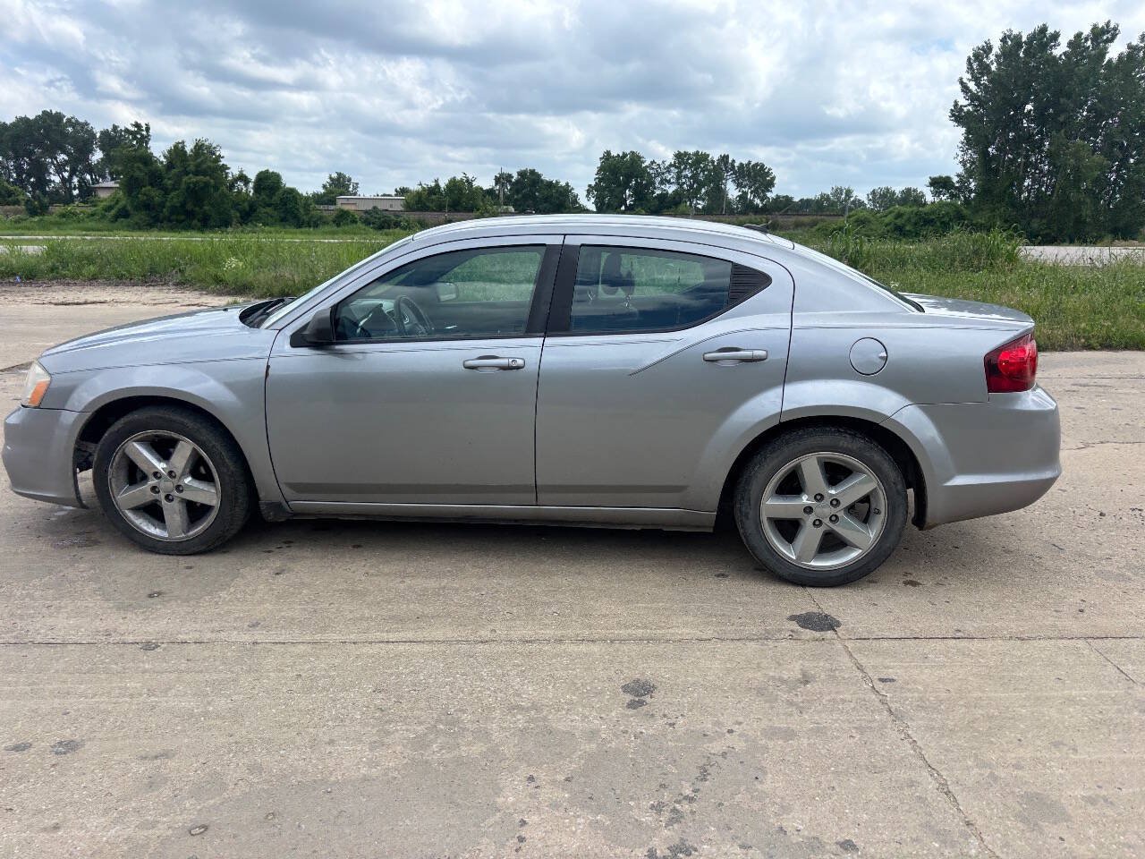 Used 2013 Dodge Avenger SE FWD image 8