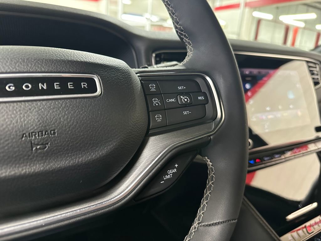 Used 2023 Jeep Wagoneer Series II AWD/4WD image 18