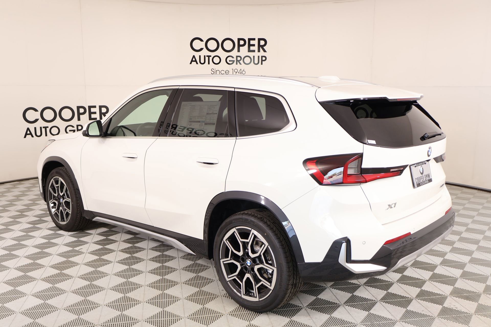 New 2026 BMW X1 xDrive28i w/ Technology Package AWD/4WD image 23