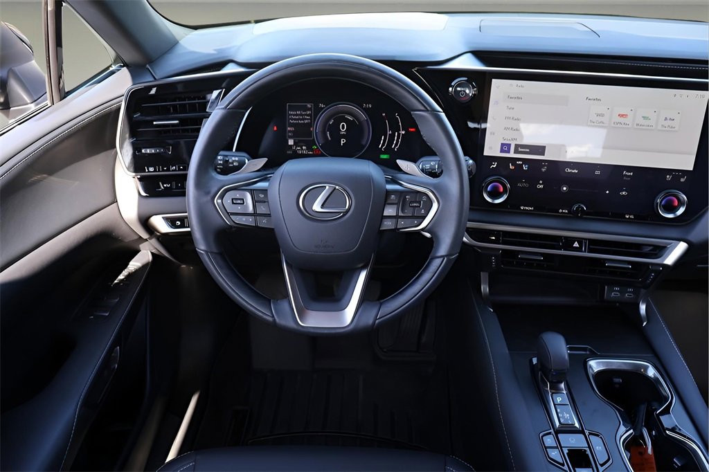 Used 2023 Lexus RX 350h image 18