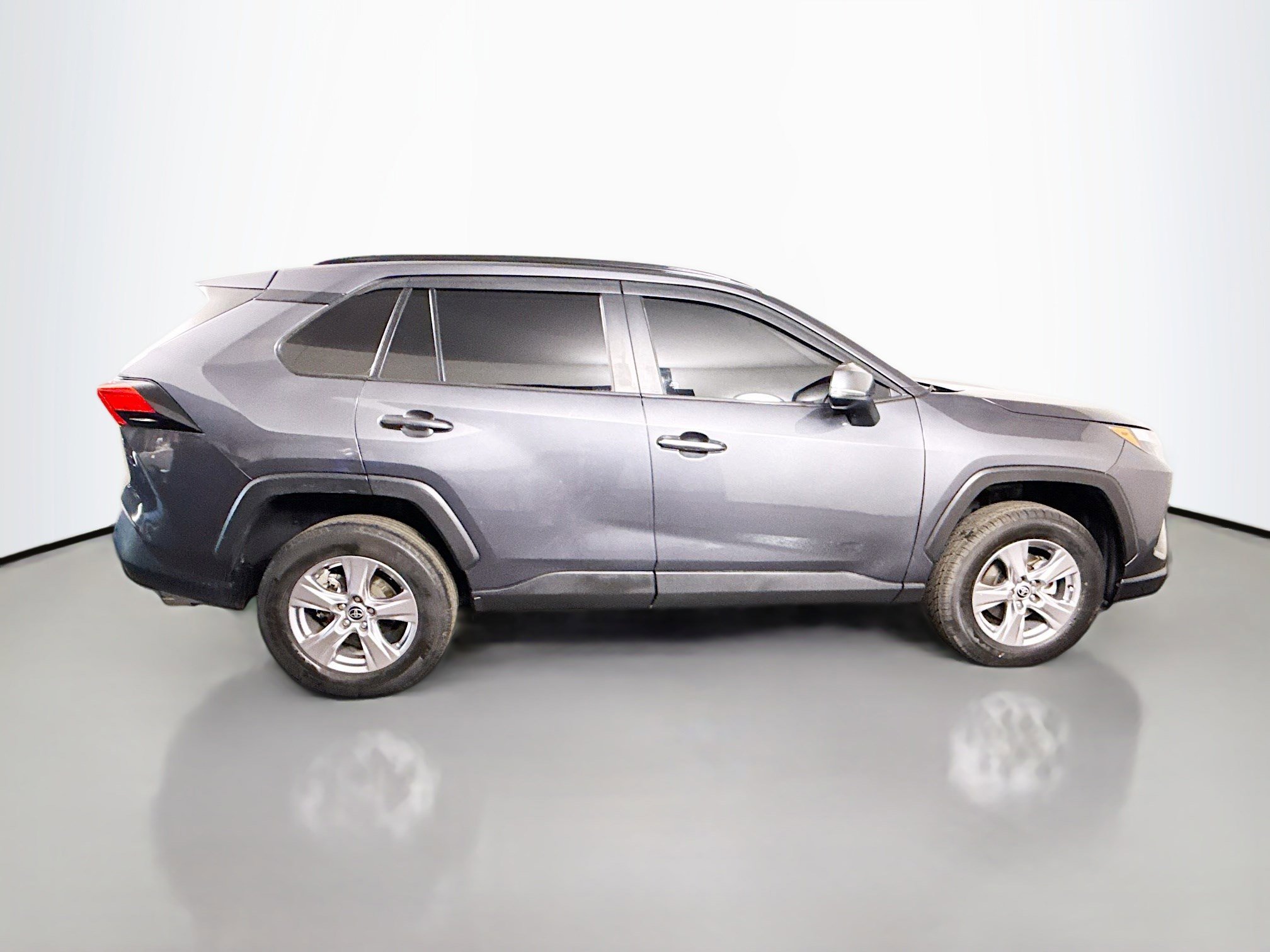 Used 2022 Toyota RAV4 XLE image 11