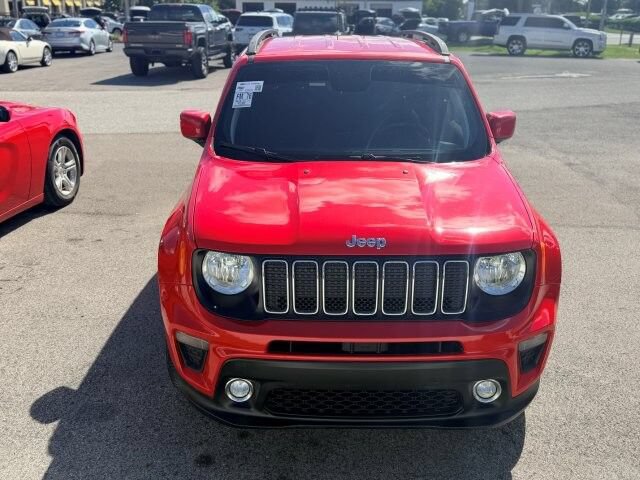 Used 2019 Jeep Renegade Latitude w/ Cold Weather Group AWD/4WD image 2