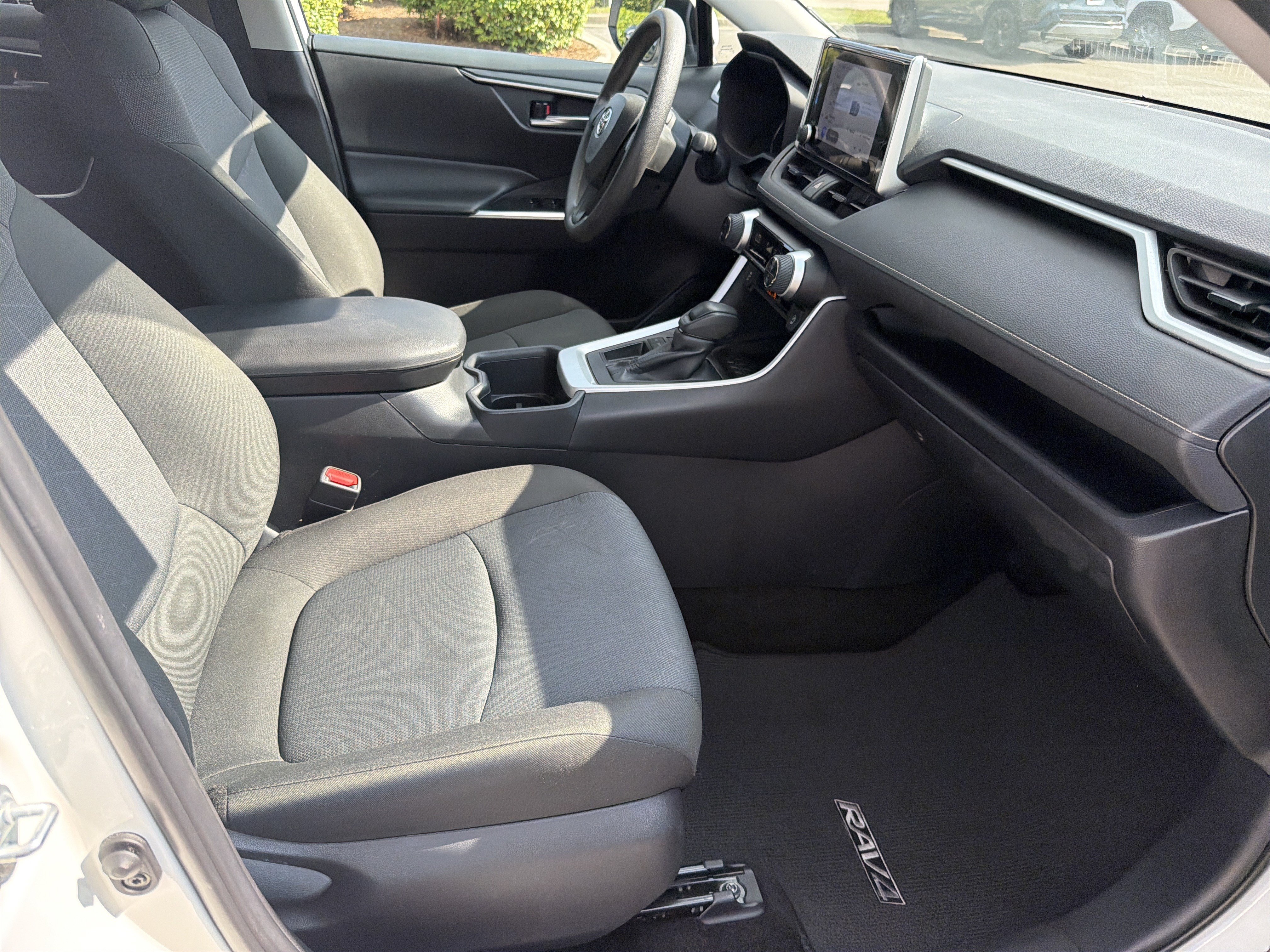 Certified 2025 Toyota RAV4 XLE FWD image 24