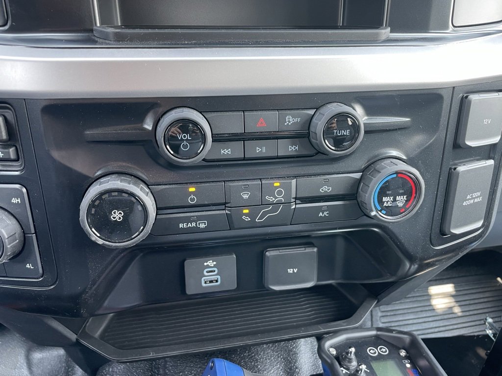 New 2025 Ford F550 4x4 SuperCab Super Duty image 12