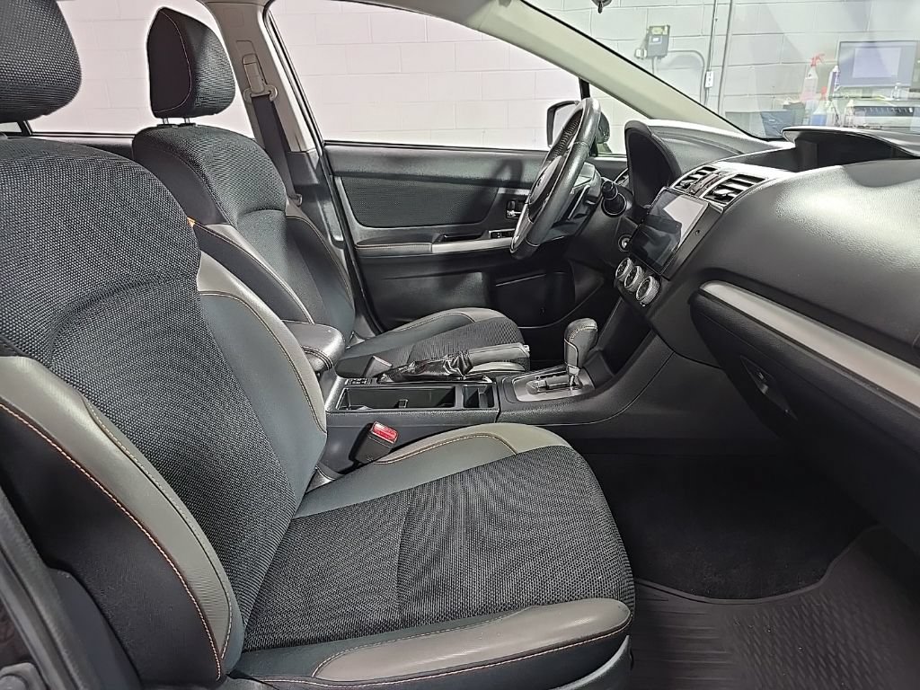 Used 2016 Subaru Crosstrek 2.0i Premium AWD/4WD image 31