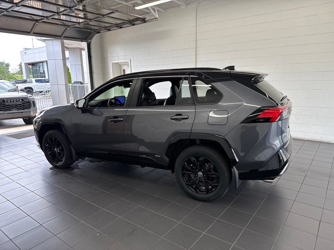 Used 2024 Toyota RAV4 XSE w/ Advanced Technology Package AWD/4WD image 5
