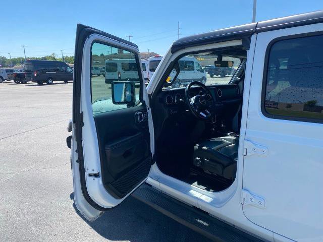 Used 2018 Jeep Wrangler Unlimited Sahara AWD/4WD image 9
