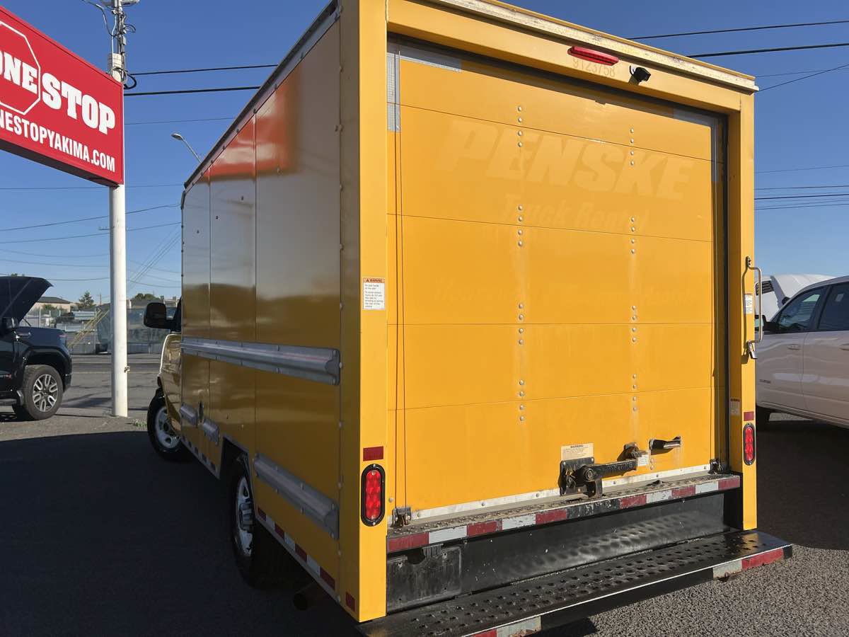 Used 2018 GMC Savana 3500 w/ Driver Convenience Package RWD image 7