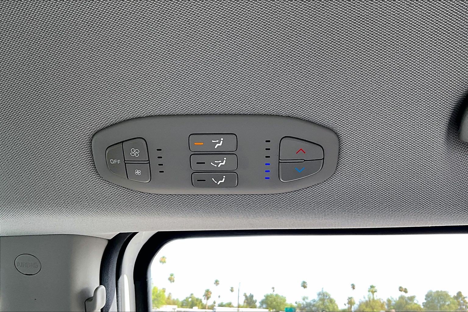 Used 2018 Kia Sedona L FWD image 23