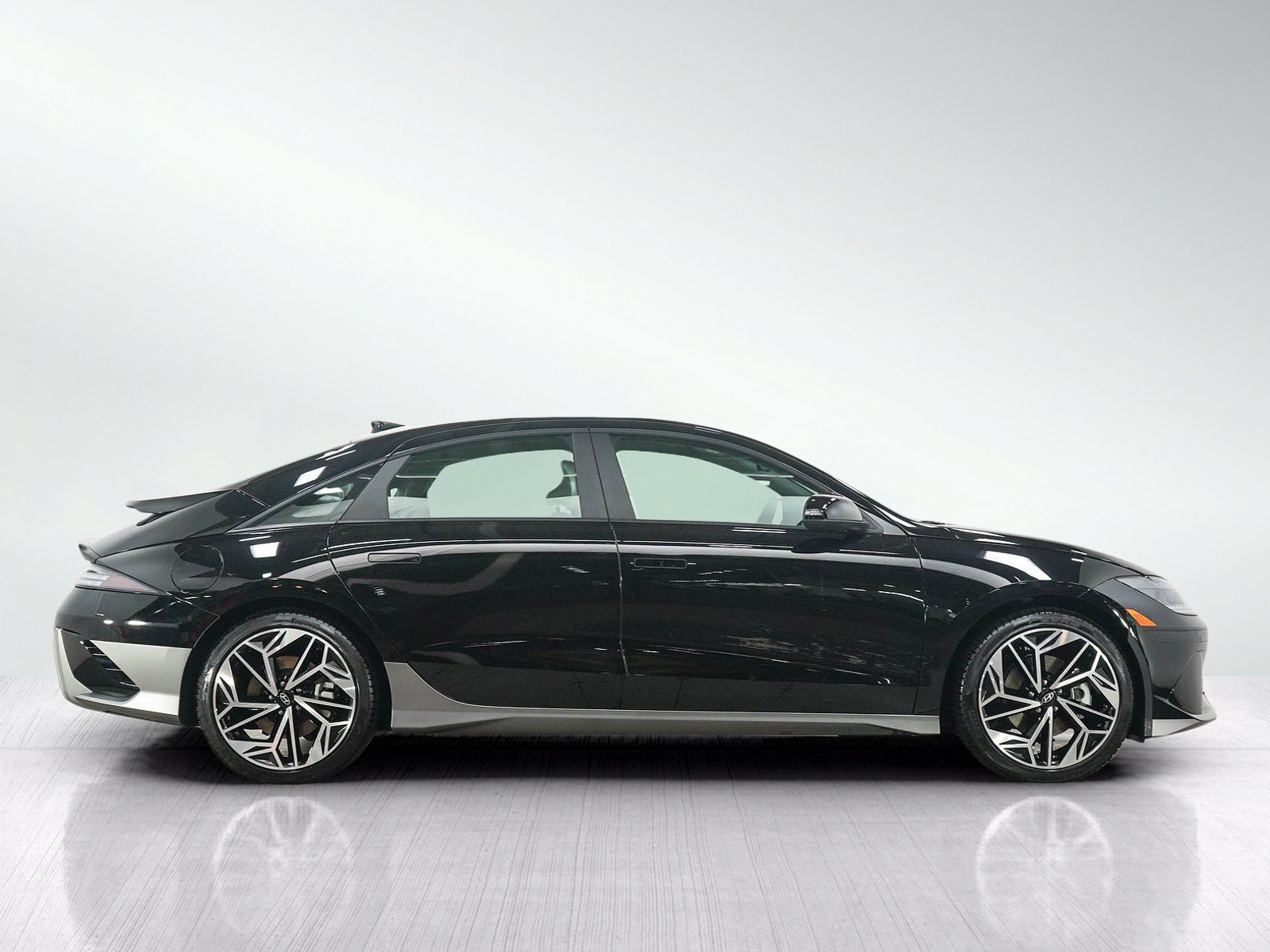 Used 2023 Hyundai Ioniq 6 SEL w/ Cargo Package AWD/4WD image 6