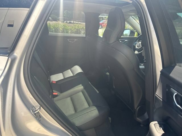Certified 2025 Volvo XC60 B5 Plus AWD/4WD image 13