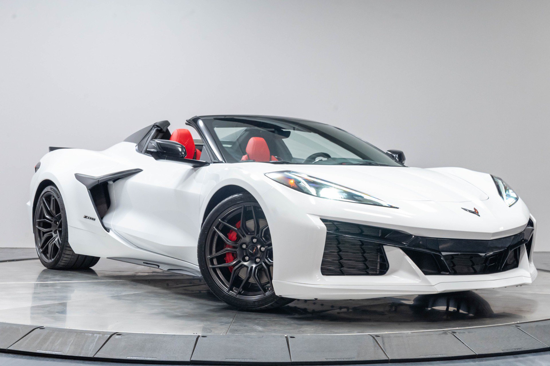 Used 2023 Chevrolet Corvette Z06 RWD image 39