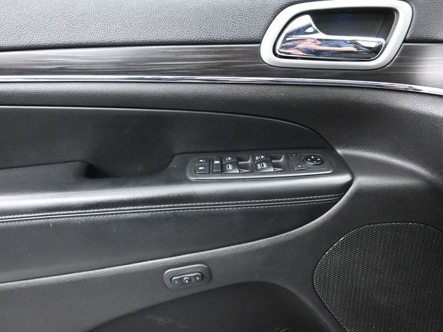 Used 2019 Jeep Grand Cherokee Limited AWD/4WD image 26