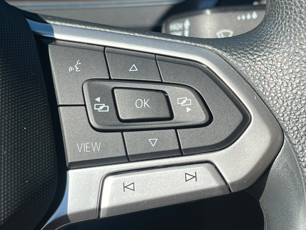 Used 2022 Volkswagen Tiguan S image 20