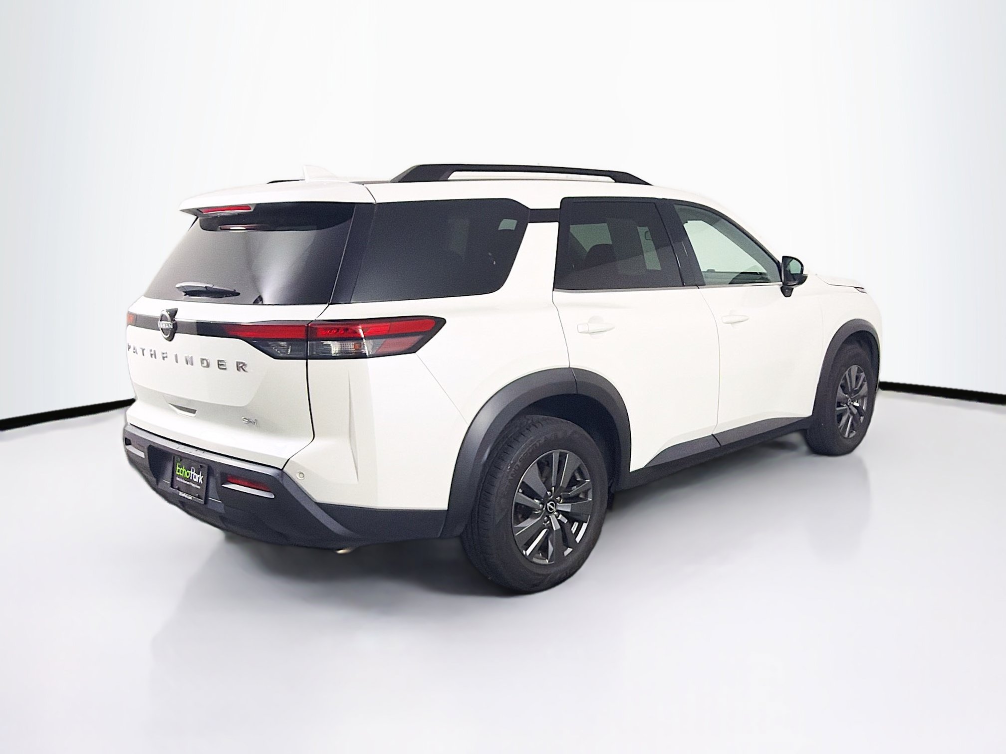 Used 2024 Nissan Pathfinder SV FWD image 9