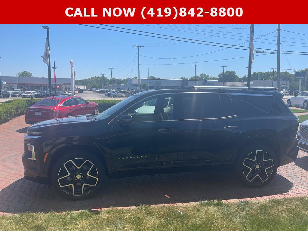 Used 2025 Chevrolet Traverse High Country w/ LPO, Floor Liner Package AWD/4WD image 13