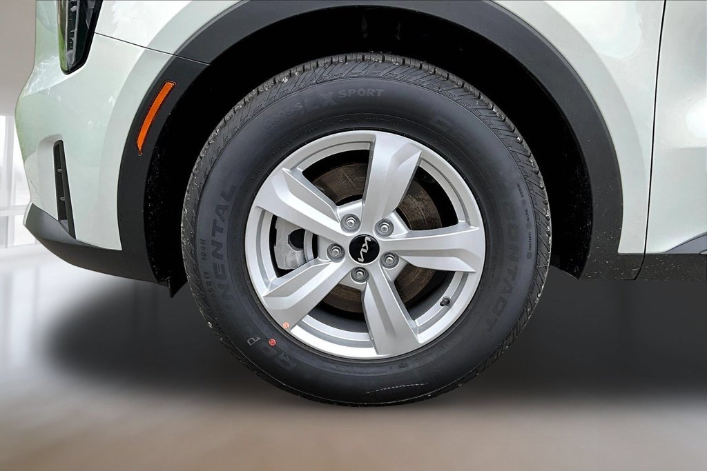 New 2026 Kia Sorento LX FWD image 11