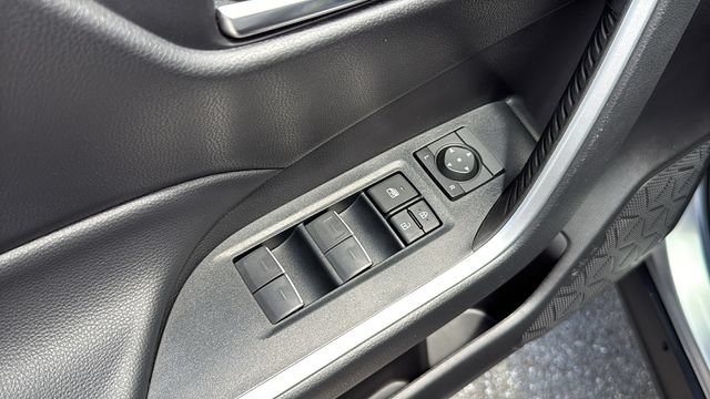 Used 2022 Toyota RAV4 XLE Premium FWD image 18