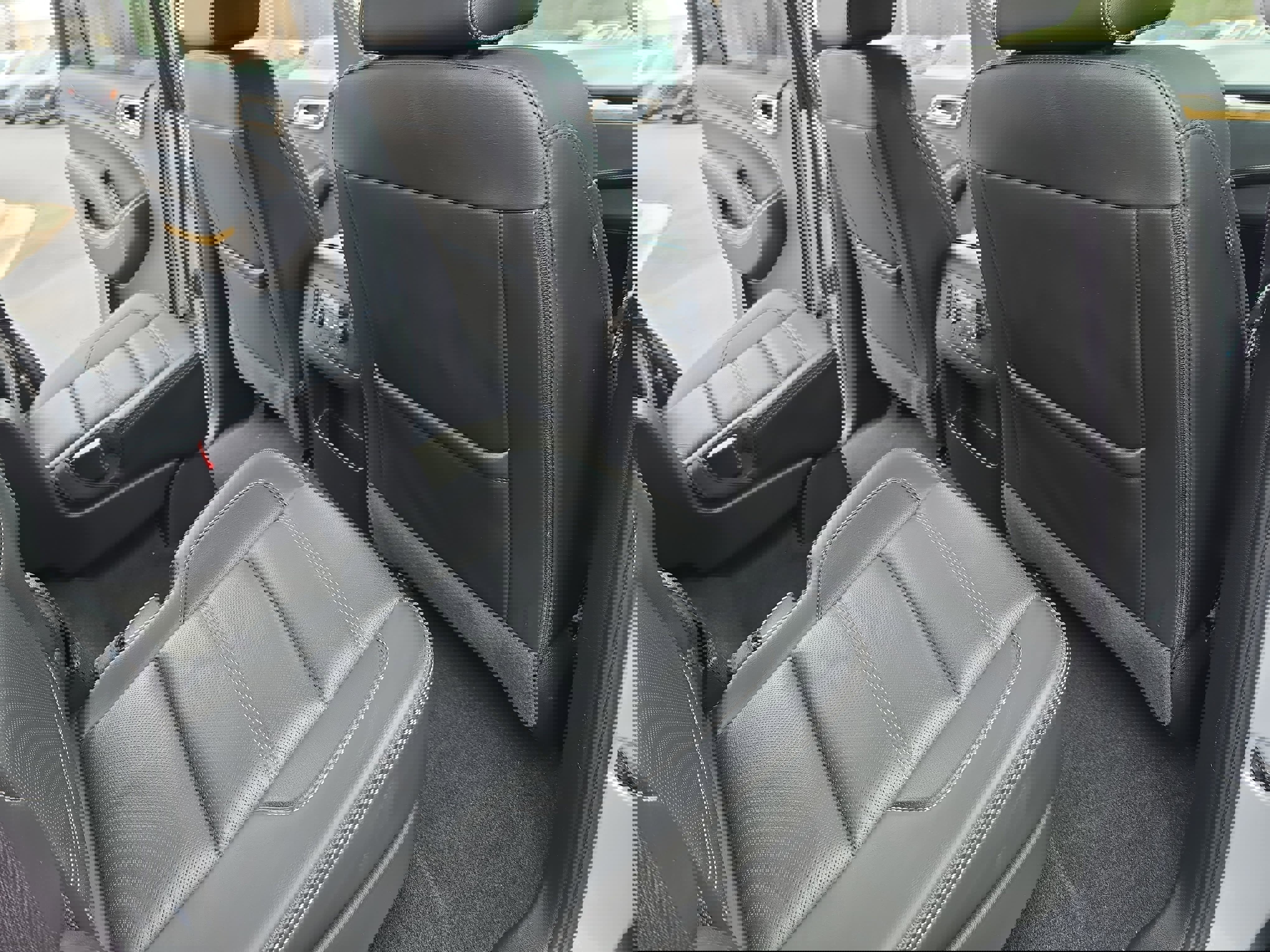 Used 2017 GMC Yukon Denali w/ Open Road Package image 11