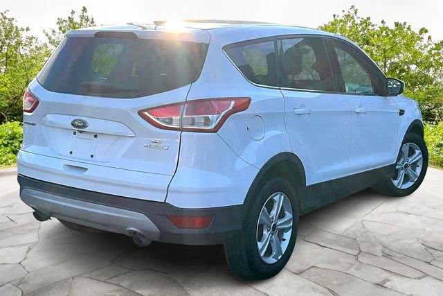 Used 2015 Ford Escape SE FWD image 2