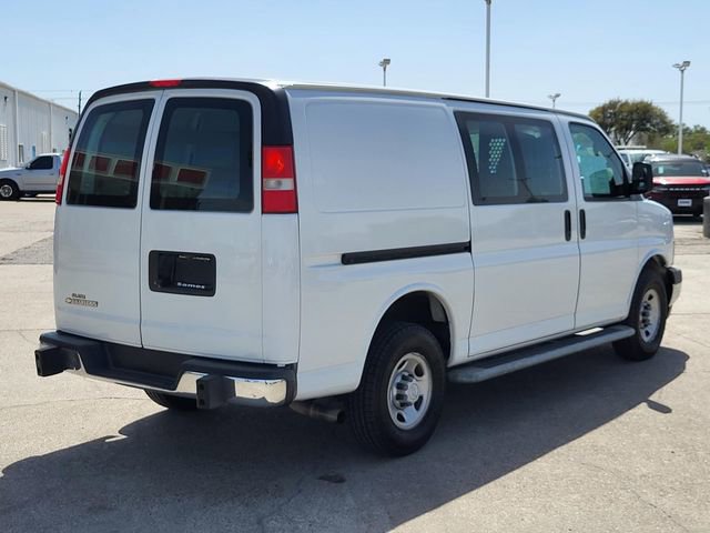 Used 2018 Chevrolet Express 2500 w/ Driver Convenience Package RWD image 17