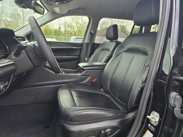 Used 2024 Jeep Grand Cherokee L Limited w/ Black Appearance Package image 10
