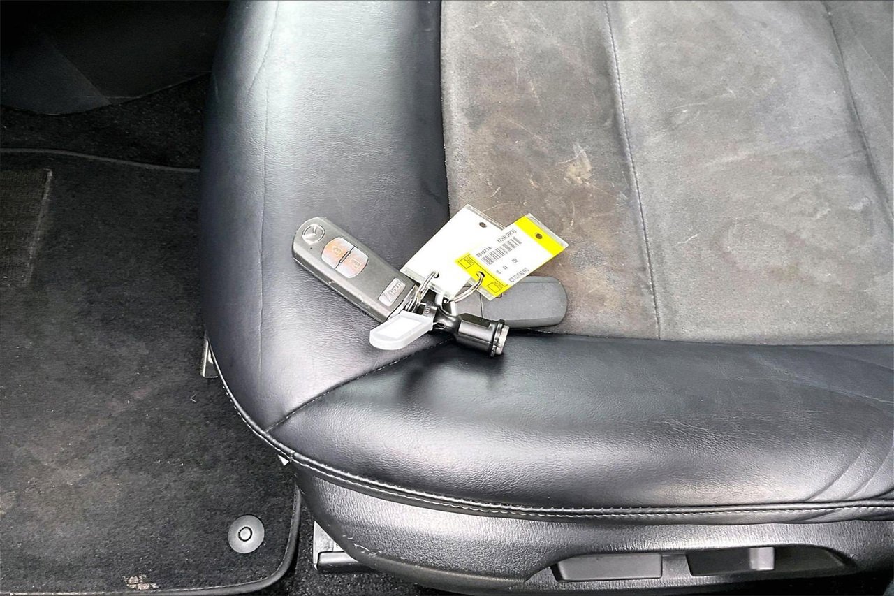 Used 2018 MAZDA CX-5 Touring image 29