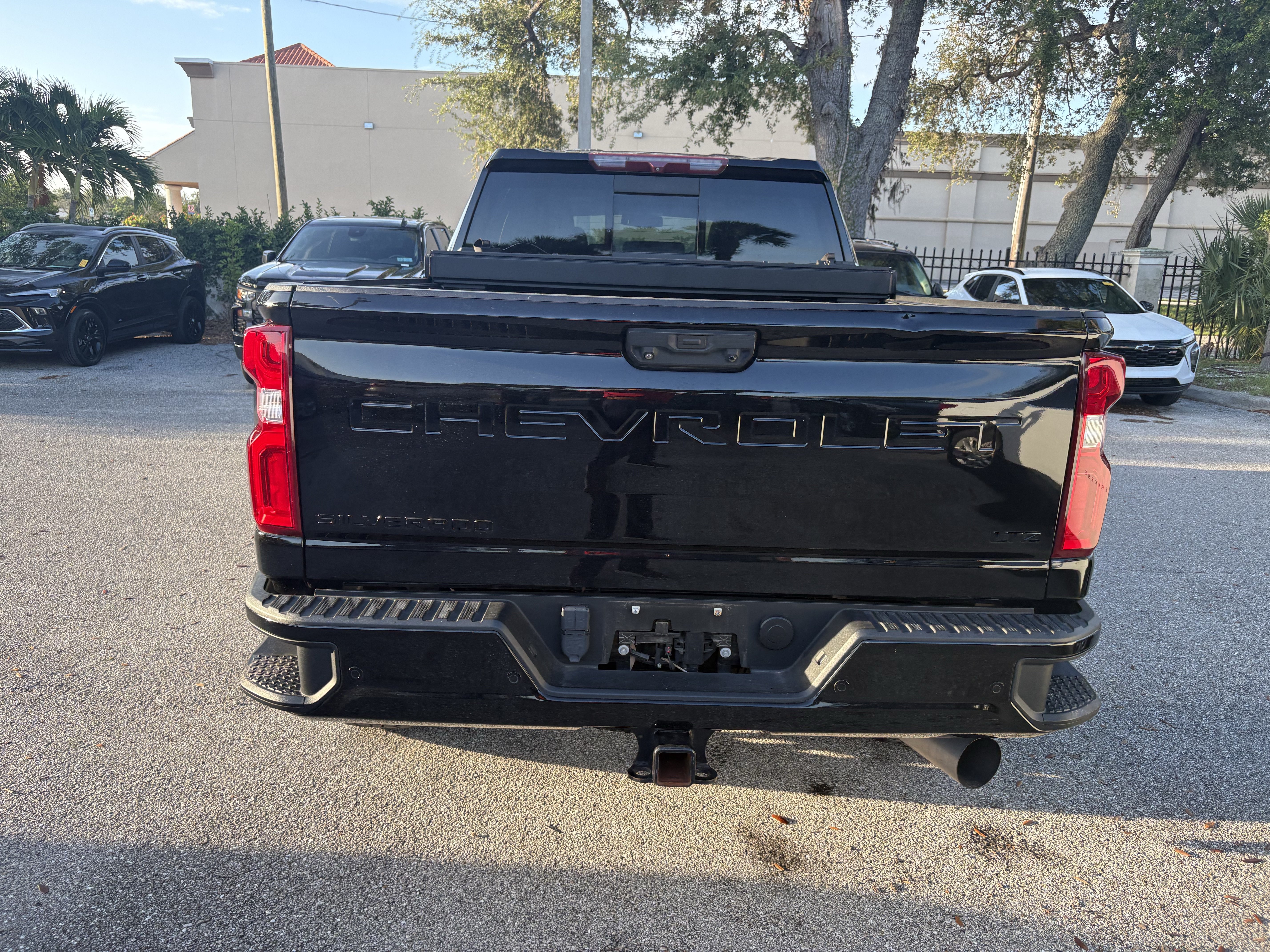 Used 2022 Chevrolet Silverado 2500 LTZ w/ LTZ Plus Package AWD/4WD image 5