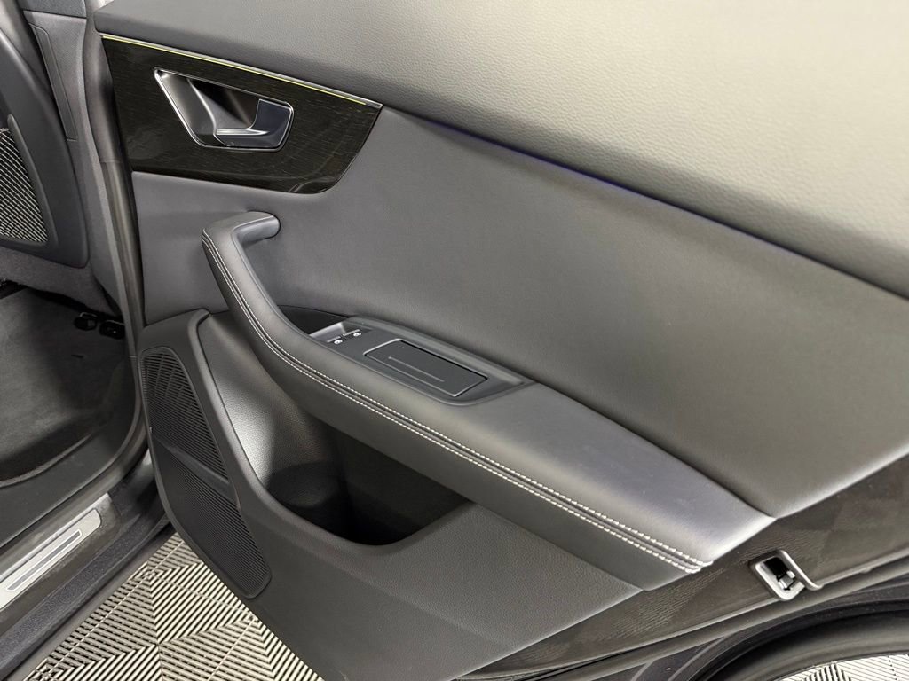 Used 2023 Audi Q8 Premium Plus w/ Premium Plus Package AWD/4WD image 33