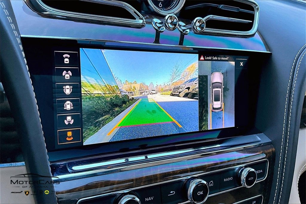 Used 2021 Bentley Bentayga image 18