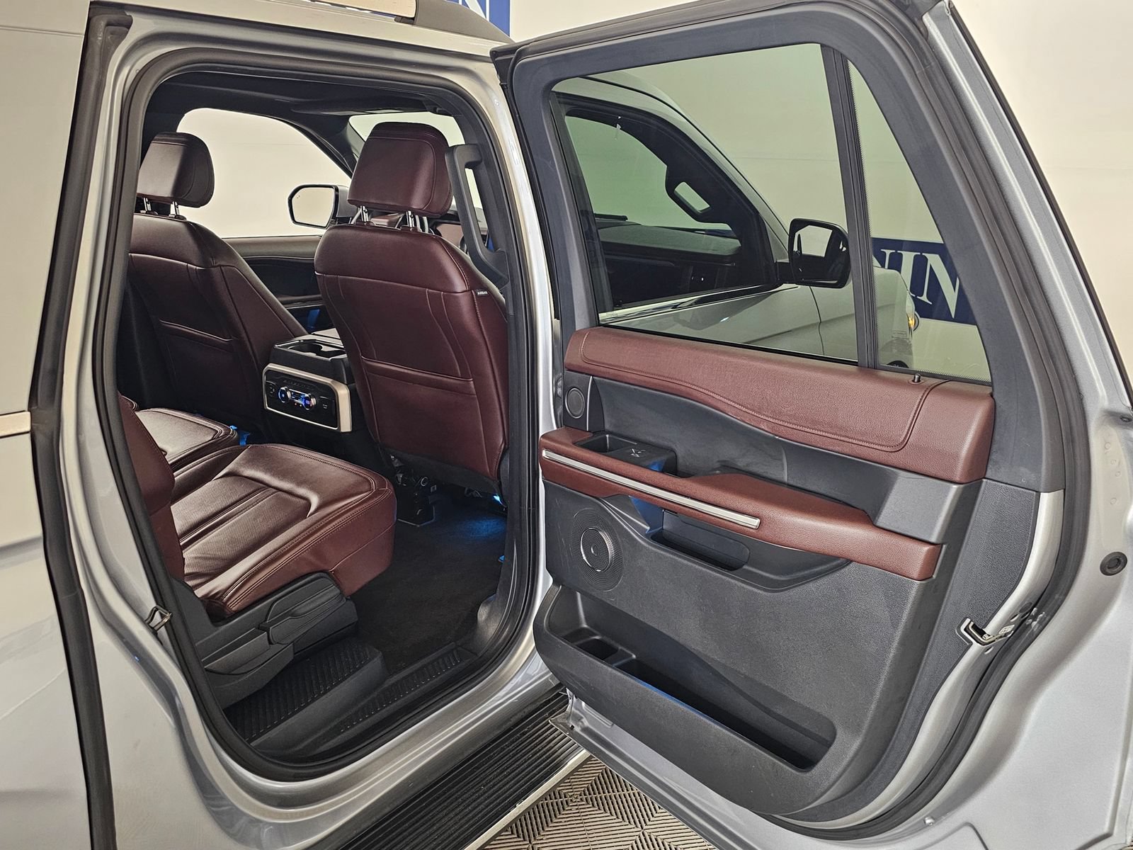 Used 2022 Ford Expedition Max Limited AWD/4WD image 27