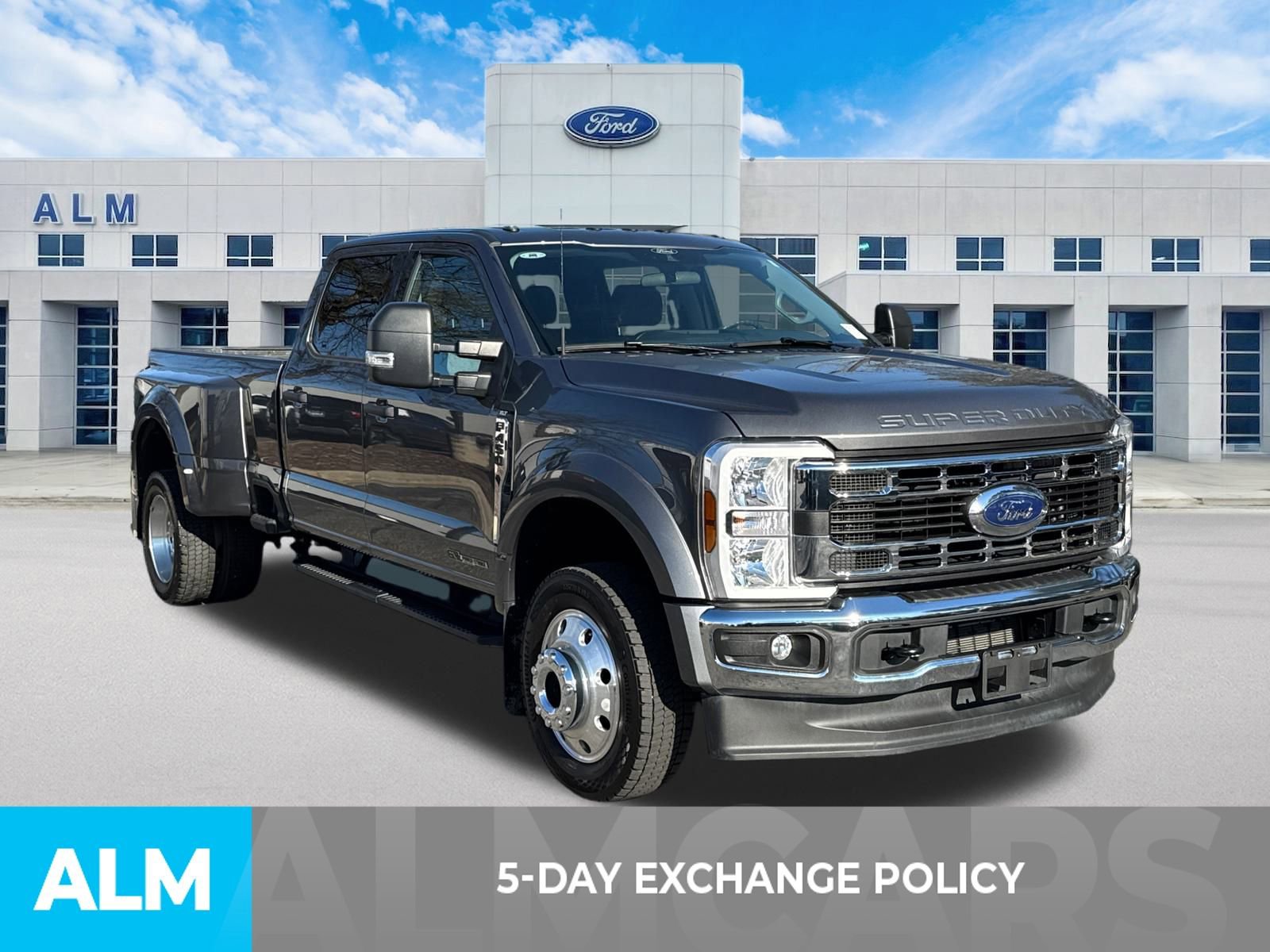 Used 2025 Ford F450 XLT w/ FX4 Off-Road Package image 3