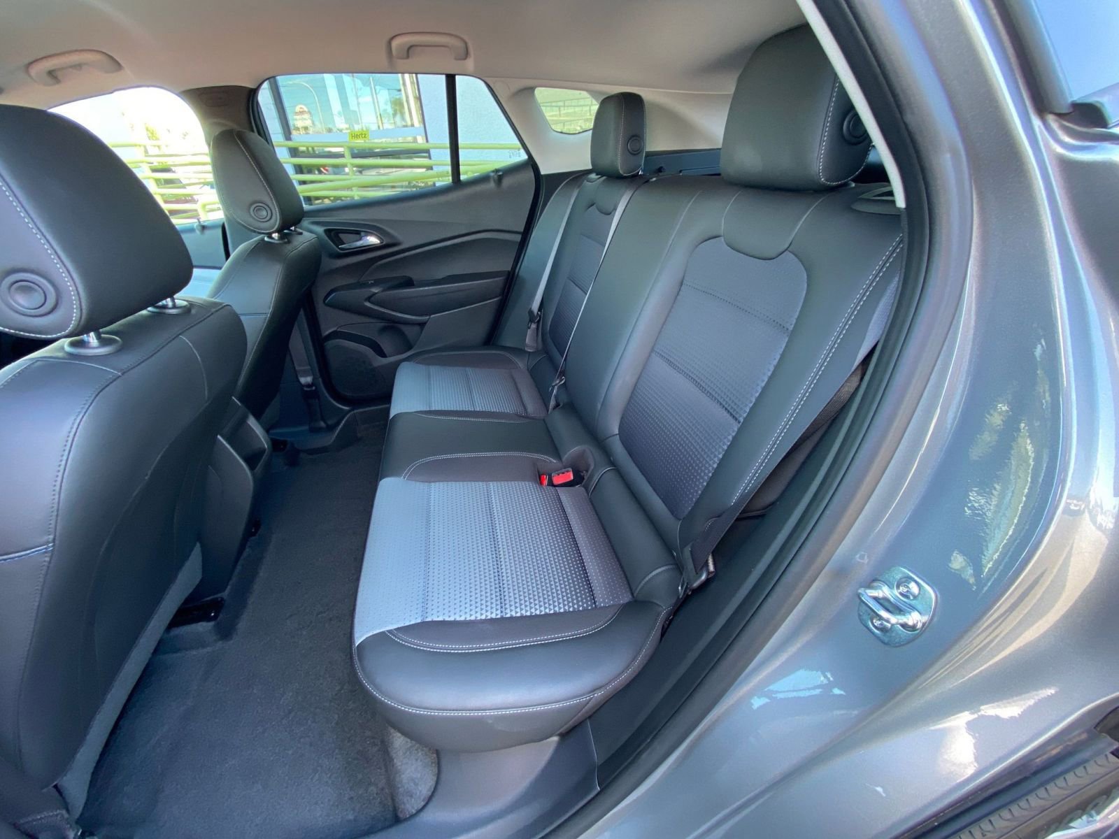 Used 2025 Chevrolet Trax LT FWD image 36