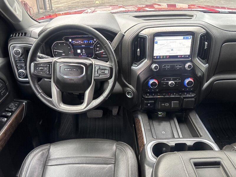 Used 2022 GMC Sierra 2500 Denali w/ Denali Ultimate Package AWD/4WD image 29