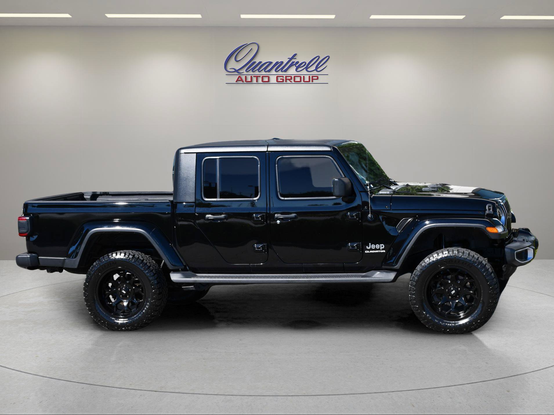 Used 2021 Jeep Gladiator Overland w/ Popular Equipment Package AWD/4WD image 3