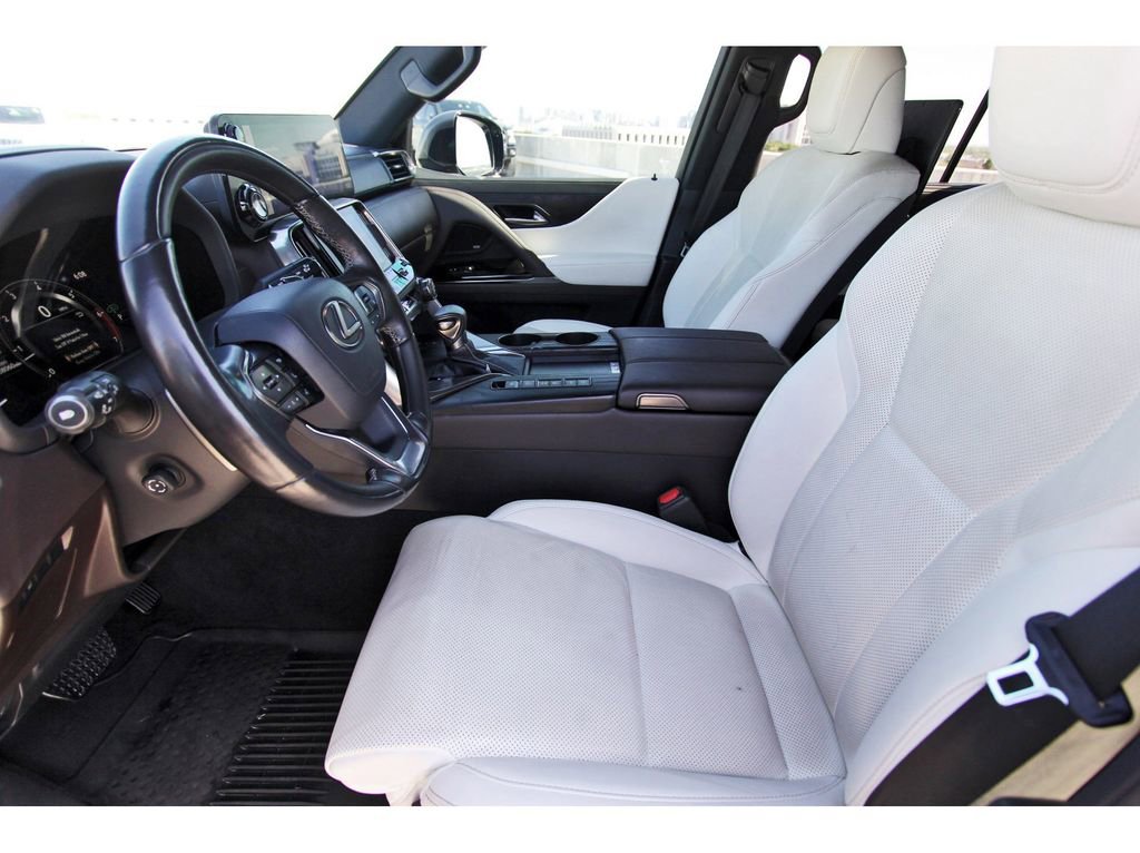 Used 2023 Lexus LX 600 4WD w/ Accessory Package (Z1) image 6