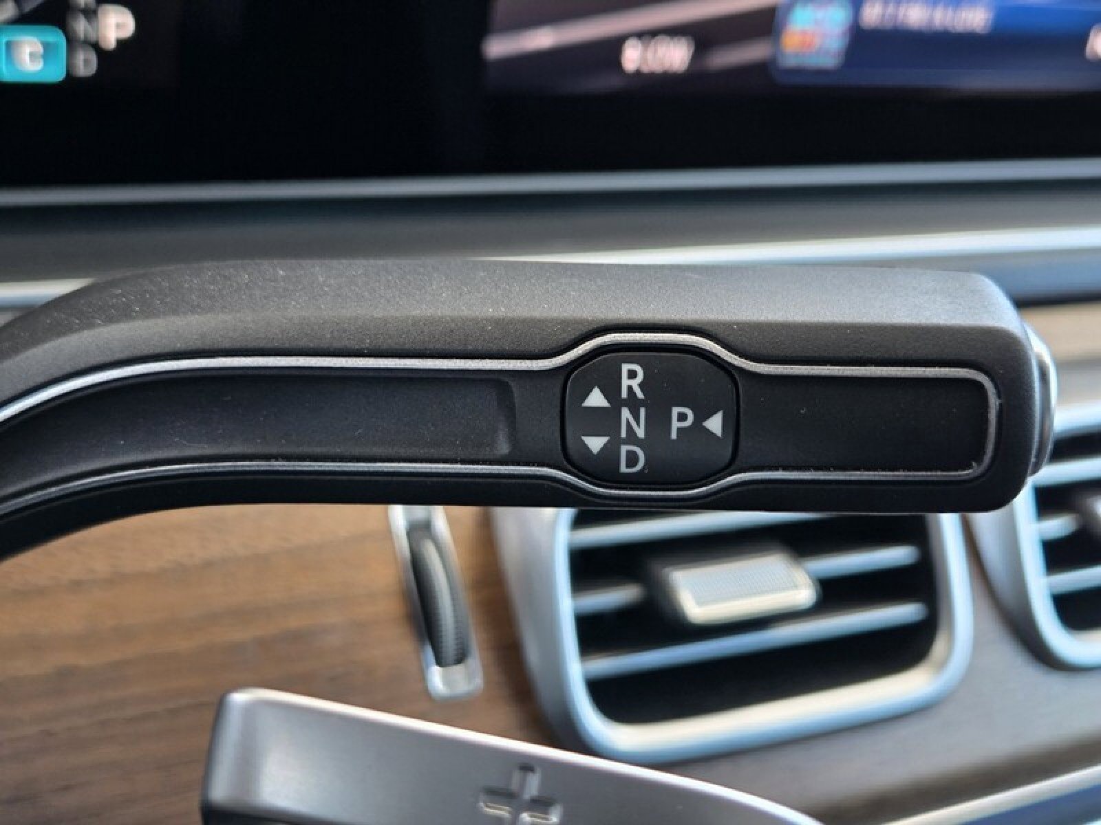 Certified 2025 Mercedes-Benz GLE 350 4MATIC w/ Winter Package image 29