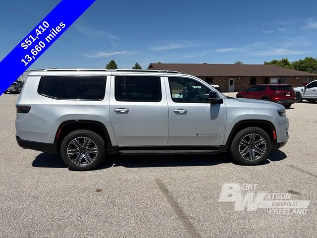 Used 2025 Jeep Wagoneer L Series II w/ 8-pass Seating Package AWD/4WD image 7