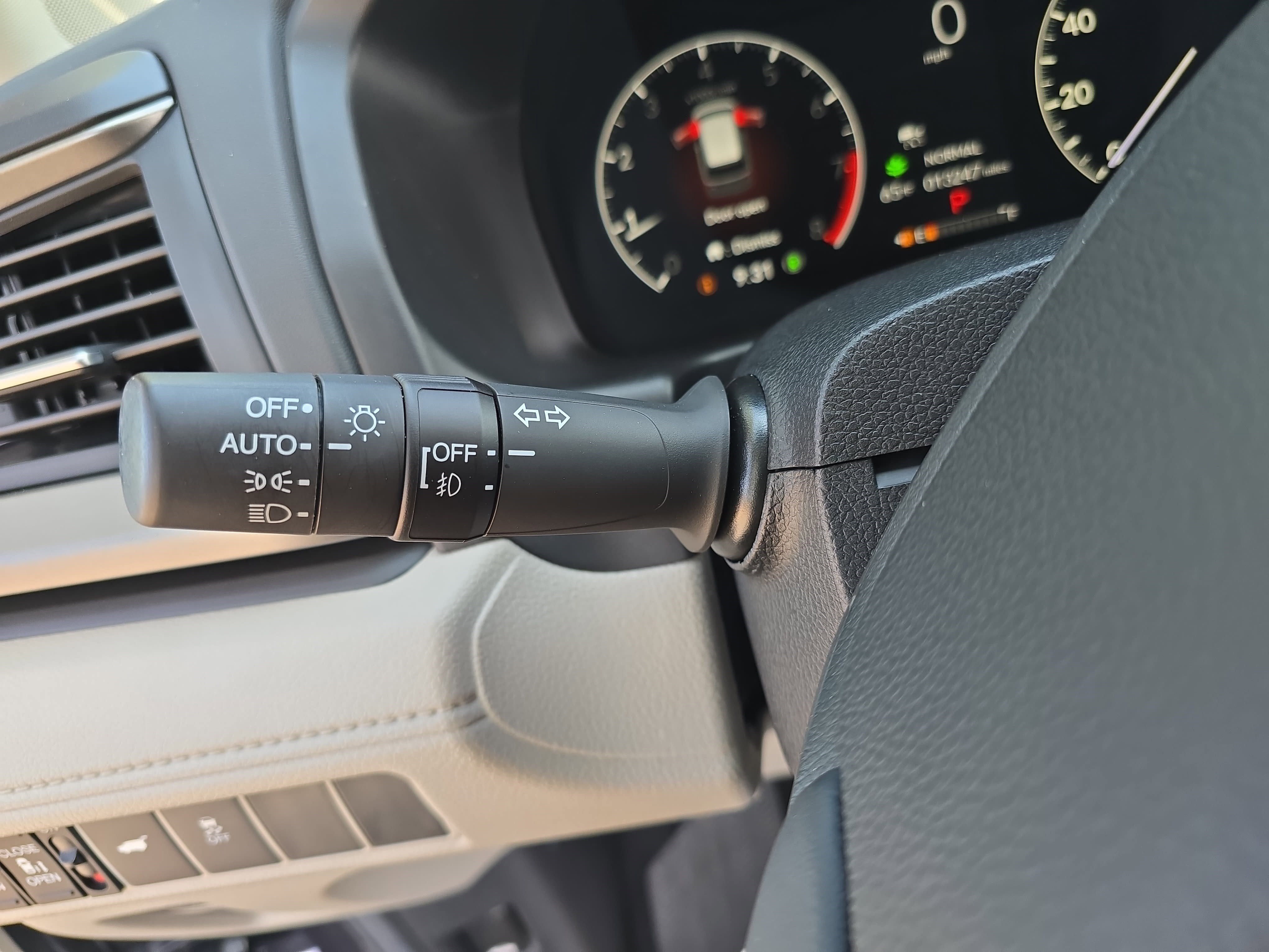 Used 2025 Honda Odyssey EX-L image 28